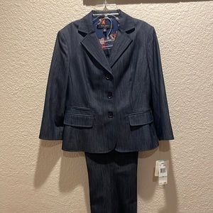 Nine West 2 pc pant suit